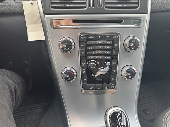 Volvo XC60 17 of 19