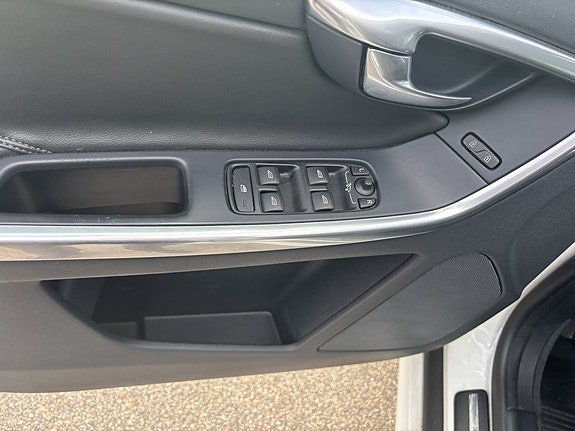 Volvo XC60 13 of 19