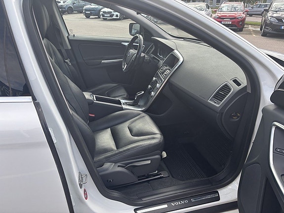 Volvo XC60 7 of 19
