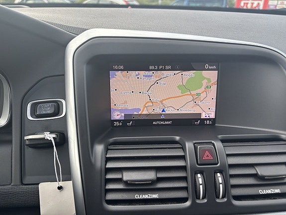 Volvo XC60 15 of 19