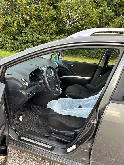 Toyota Corolla Verso 5 of 11