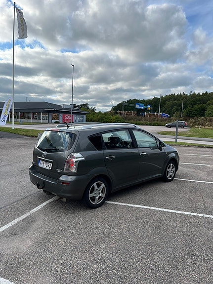 Toyota Corolla Verso 4 of 11