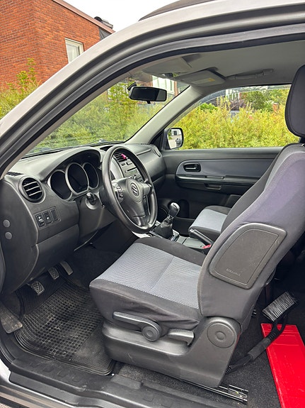 Suzuki Grand Vitara 4 of 4