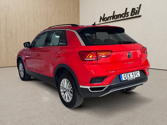 Volkswagen T-Roc 2 of 7