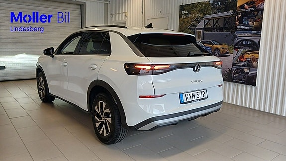 Volkswagen T-Roc 8 of 26