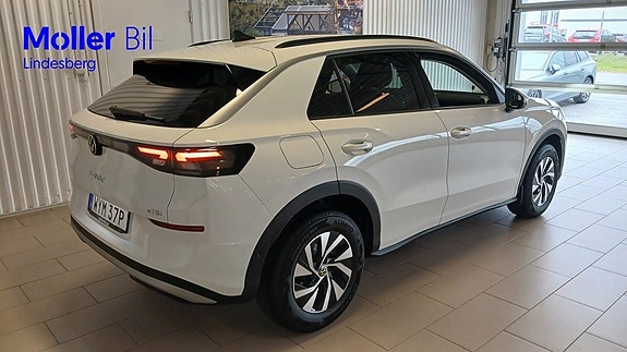 Volkswagen T-Roc 6 of 26