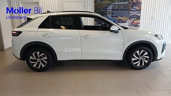 Volkswagen T-Roc 4 of 26