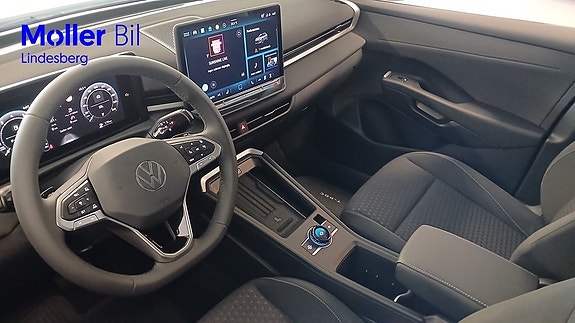 Volkswagen T-Roc 12 of 26