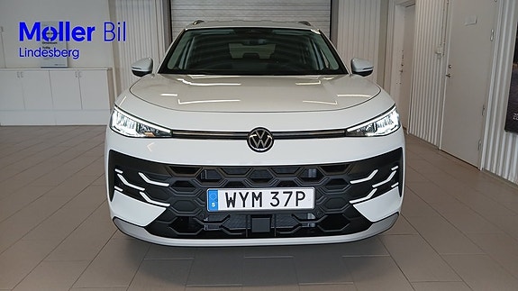 Volkswagen T-Roc 2 of 26