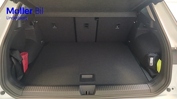 Volkswagen T-Roc 10 of 26
