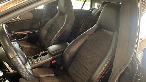 Mercedes-Benz CLA180 4 of 11