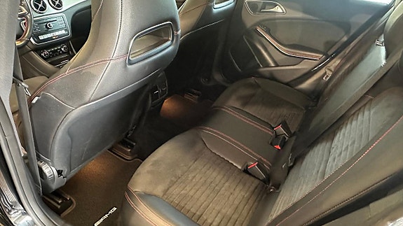 Mercedes-Benz CLA180 5 of 11