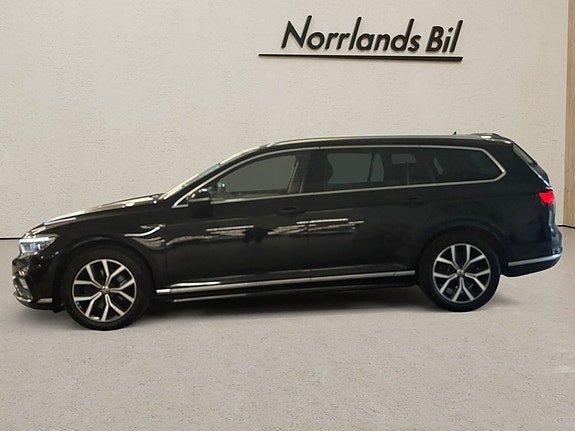 Volkswagen Passat 2 of 8