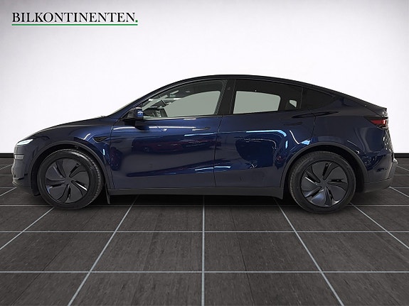 Tesla Model Y 7 of 22