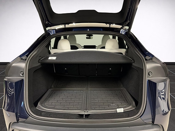 Tesla Model Y 10 of 22