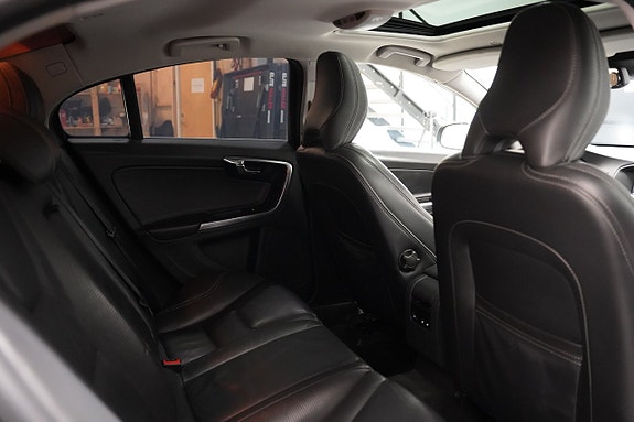 Volvo S60 17 of 18