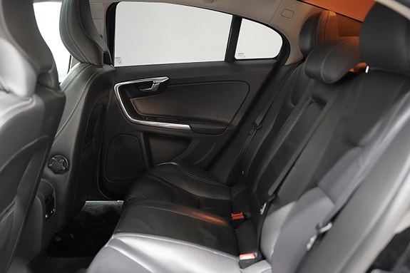 Volvo S60 16 of 18