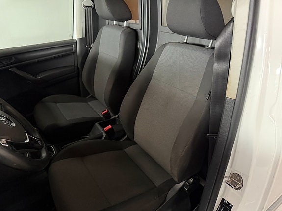 Volkswagen Caddy Maxi 16 of 22