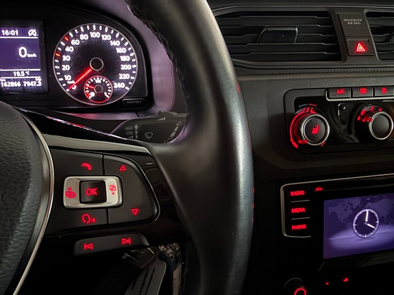 Volkswagen Caddy Maxi 19 of 22