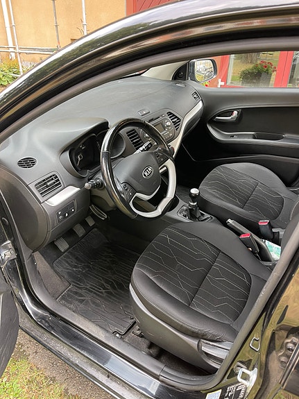 Kia Picanto 4 of 6