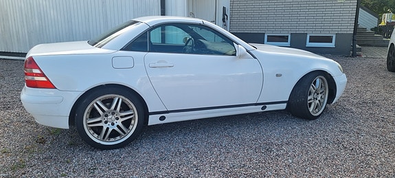Mercedes-Benz SLK200 5 of 5