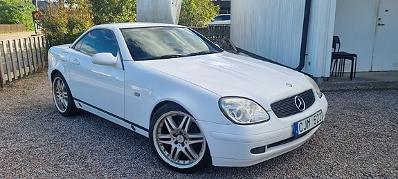 Mercedes-Benz SLK200 4 of 5