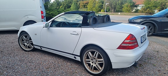 Mercedes-Benz SLK200 2 of 5