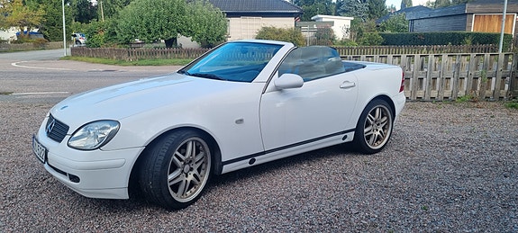 Mercedes-Benz SLK200 3 of 5