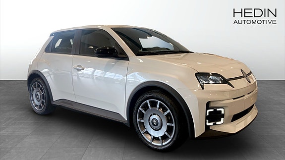 Renault 5 E-Tech 3 of 18