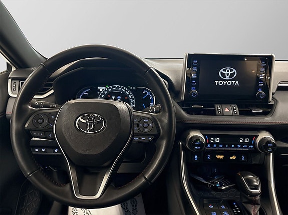 Toyota RAV4 10 of 15