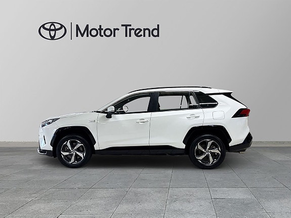 Toyota RAV4 3 of 15