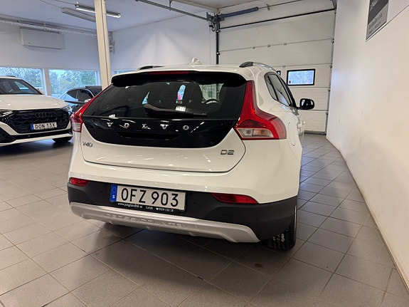 Volvo V40 Cross Country 4 of 15