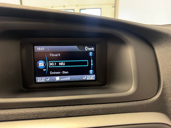 Volvo V40 Cross Country 11 of 15
