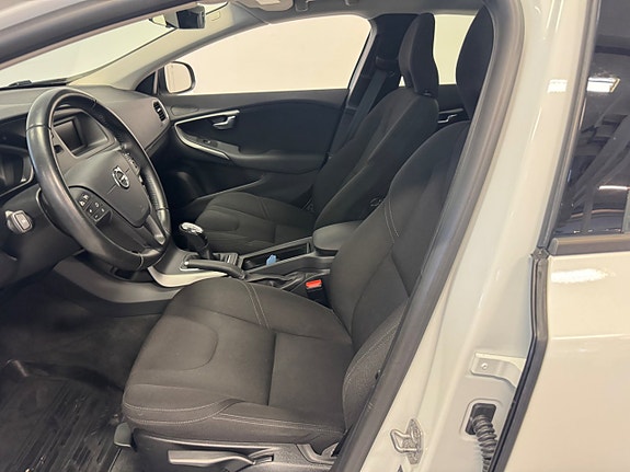 Volvo V40 Cross Country 5 of 15