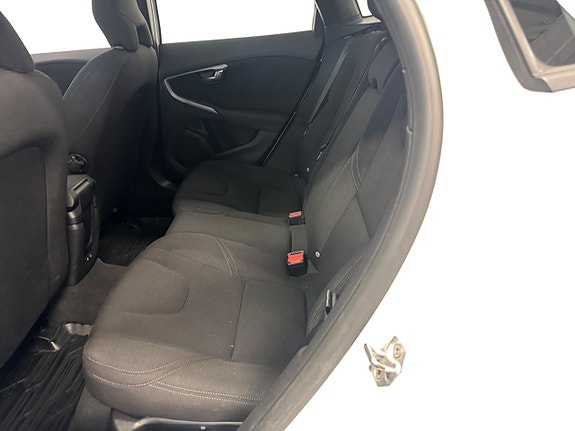 Volvo V40 Cross Country 6 of 15