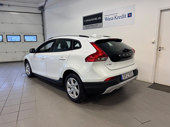 Volvo V40 Cross Country 3 of 15
