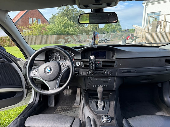 BMW 320d 3 of 6