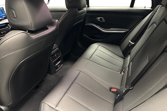 BMW 330e 9 of 14