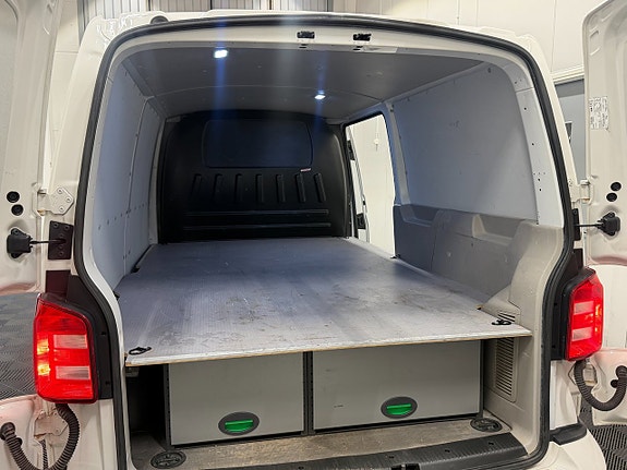 Volkswagen Transporter 13 of 30