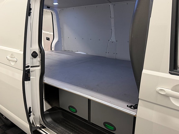 Volkswagen Transporter 15 of 30