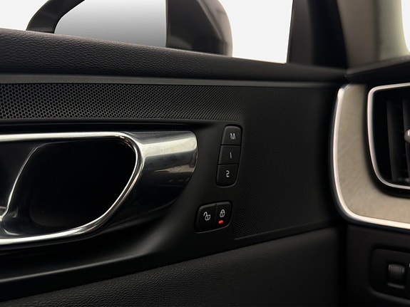 Volvo XC60 16 of 29