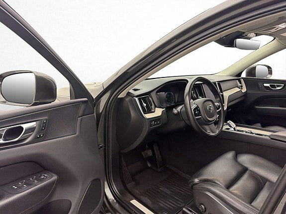 Volvo XC60 8 of 29