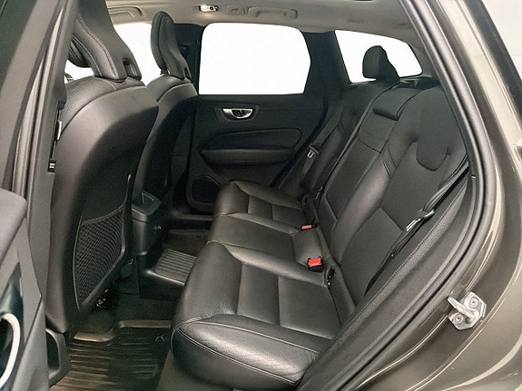 Volvo XC60 14 of 29