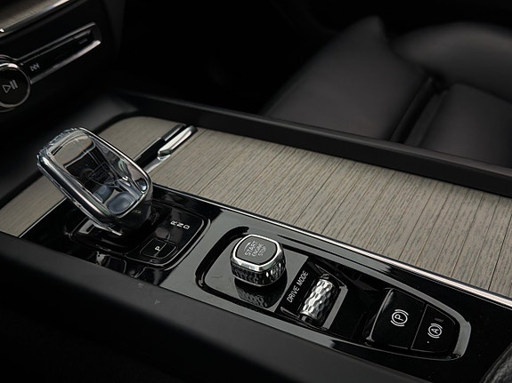 Volvo XC60 25 of 29