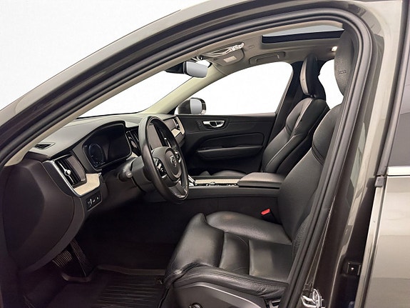 Volvo XC60 9 of 29
