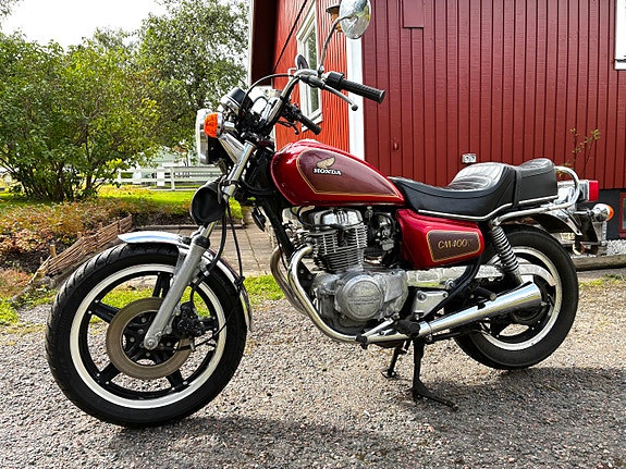 Honda CM400T 3 of 4