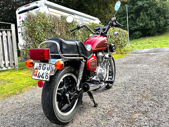Honda CM400T 2 of 4