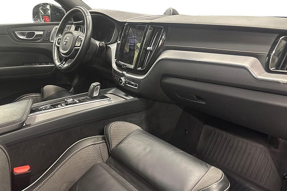 Volvo XC60 10 of 24