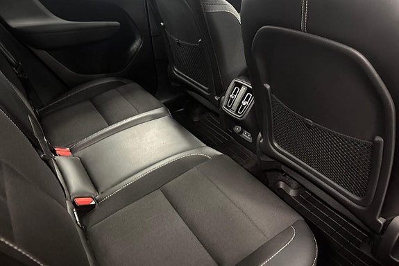Volvo XC40 11 of 23