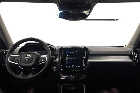 Volvo XC40 9 of 23